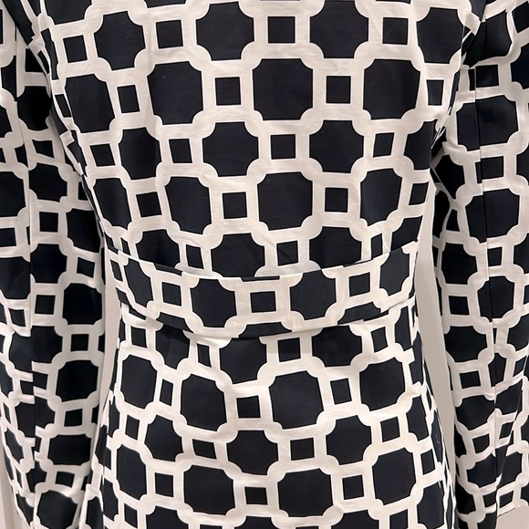 Banana Republic Factory Trench Coat - Picture 5 of 9